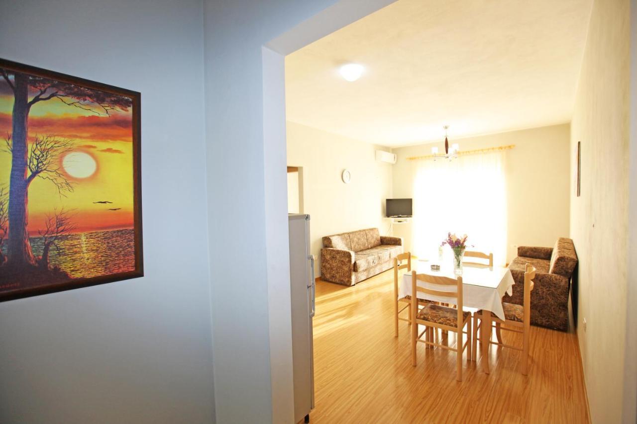 Teo Apartaments Sarandë 外观 照片