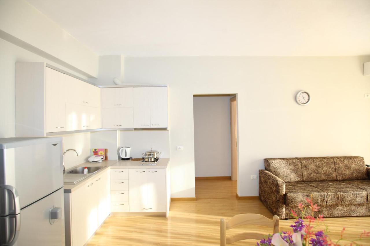 Teo Apartaments Sarandë 外观 照片