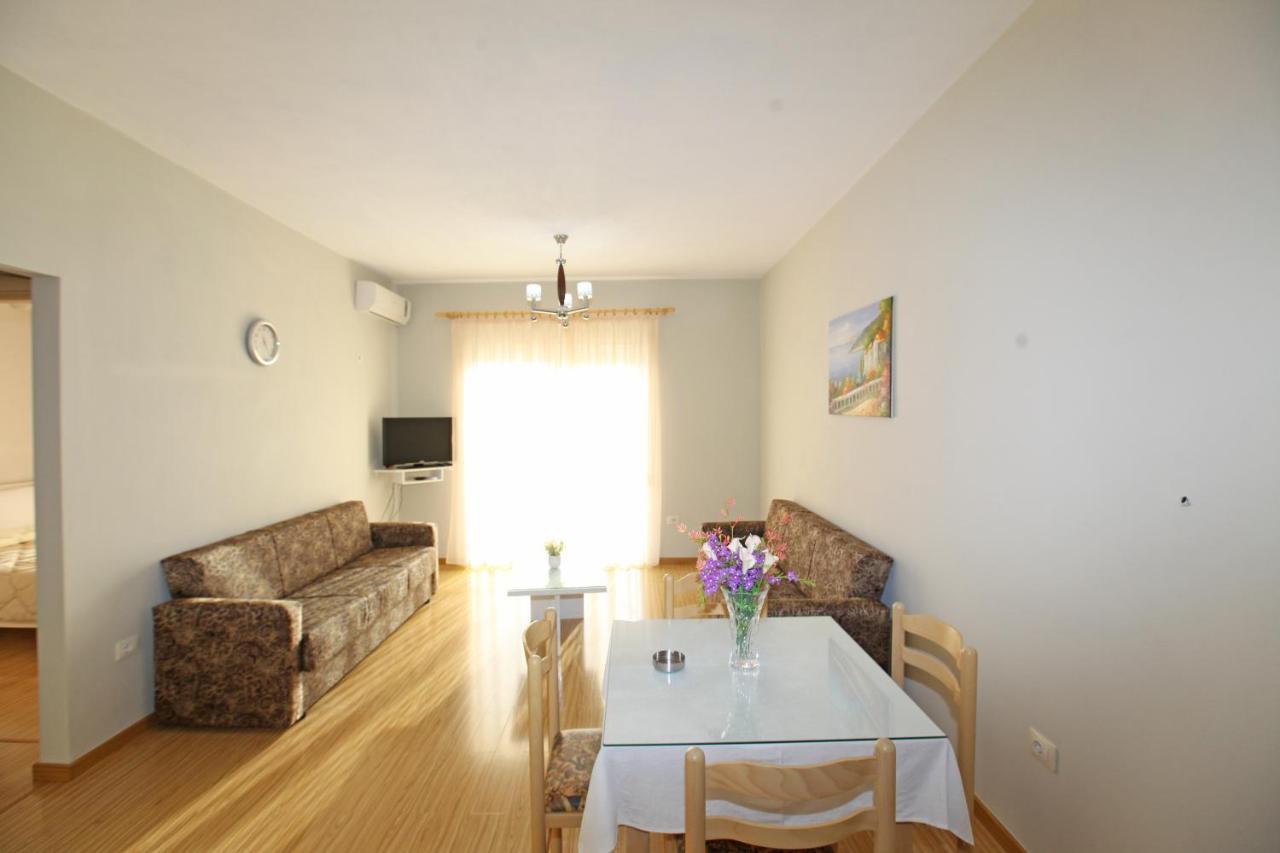 Teo Apartaments Sarandë 外观 照片