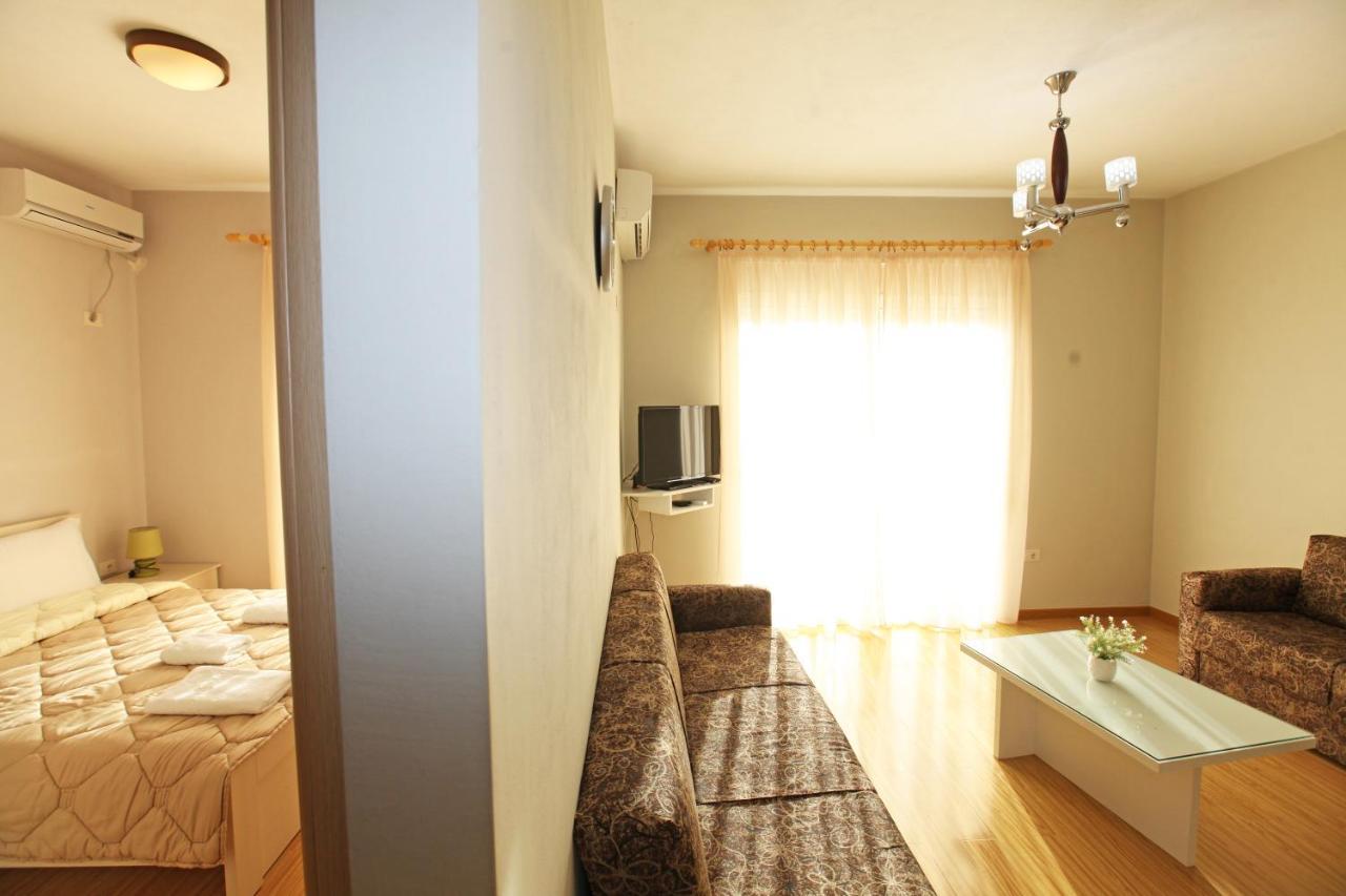 Teo Apartaments Sarandë 外观 照片