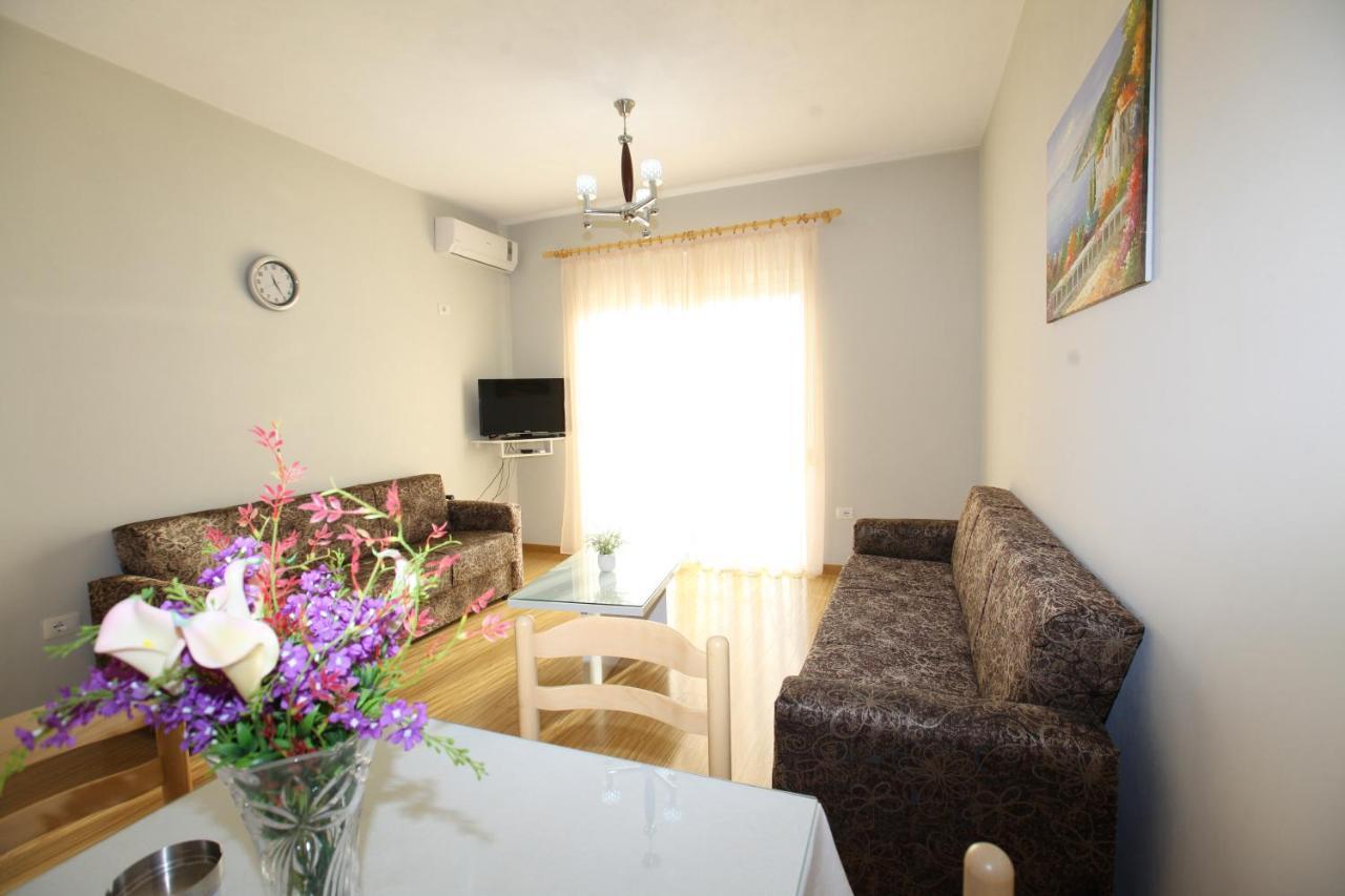 Teo Apartaments Sarandë 外观 照片