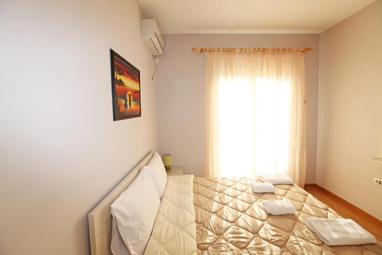 Teo Apartaments Sarandë 外观 照片