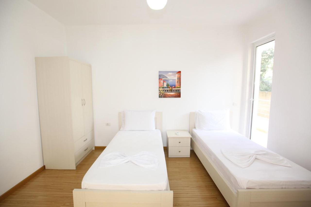 Teo Apartaments Sarandë 外观 照片