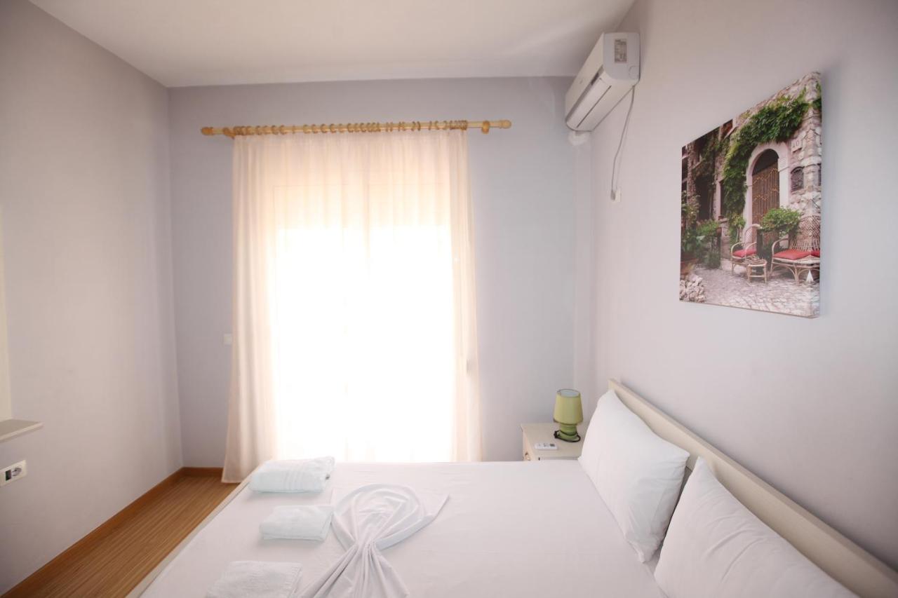 Teo Apartaments Sarandë 外观 照片