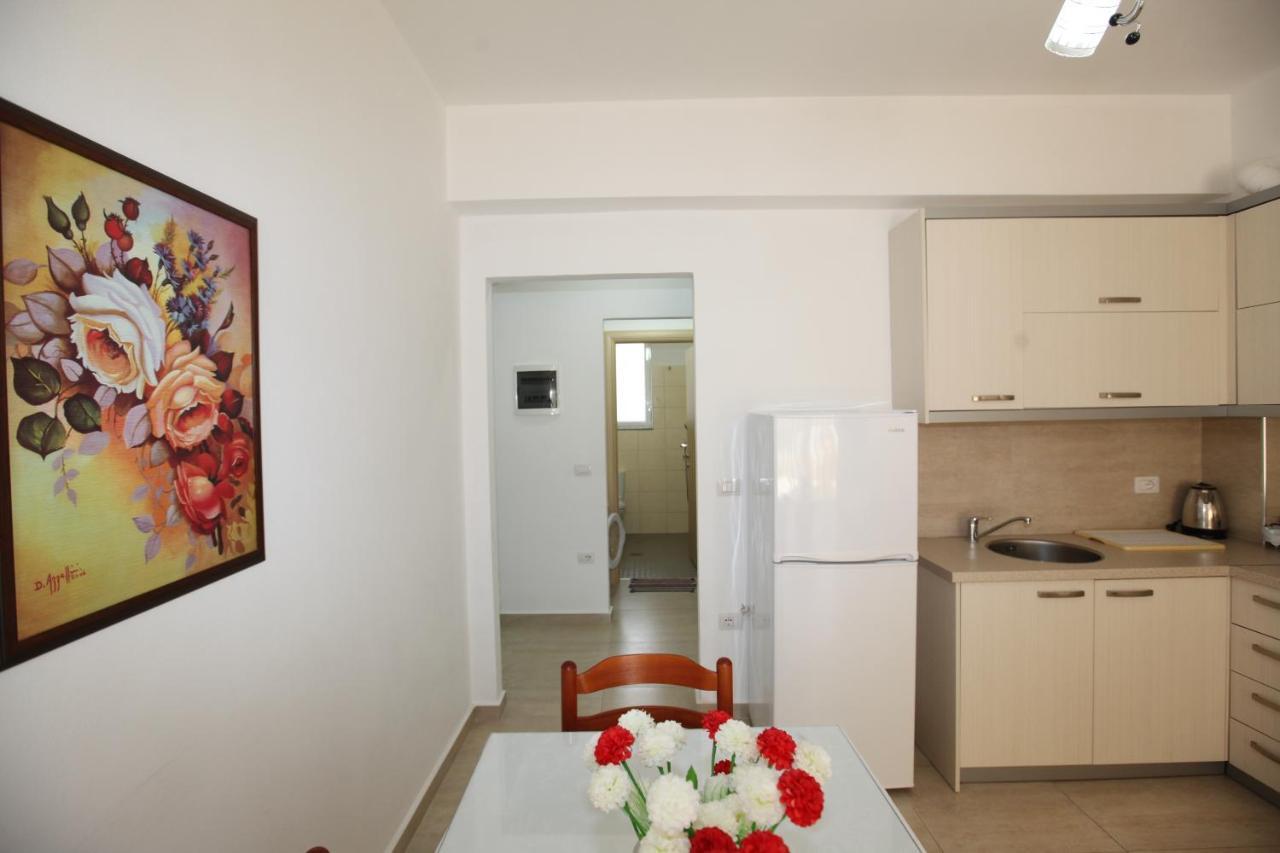 Teo Apartaments Sarandë 外观 照片