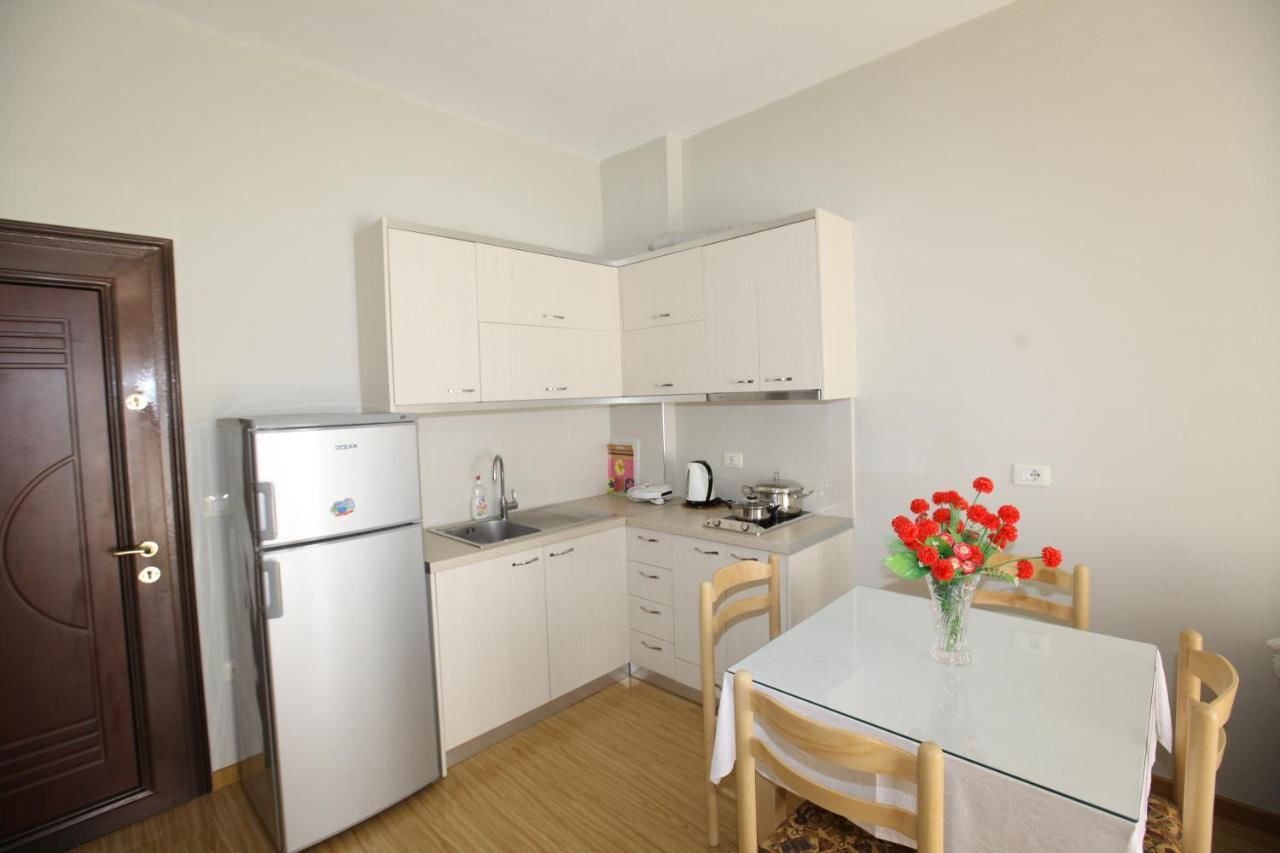 Teo Apartaments Sarandë 外观 照片