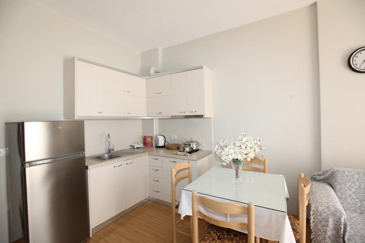 Teo Apartaments Sarandë 外观 照片