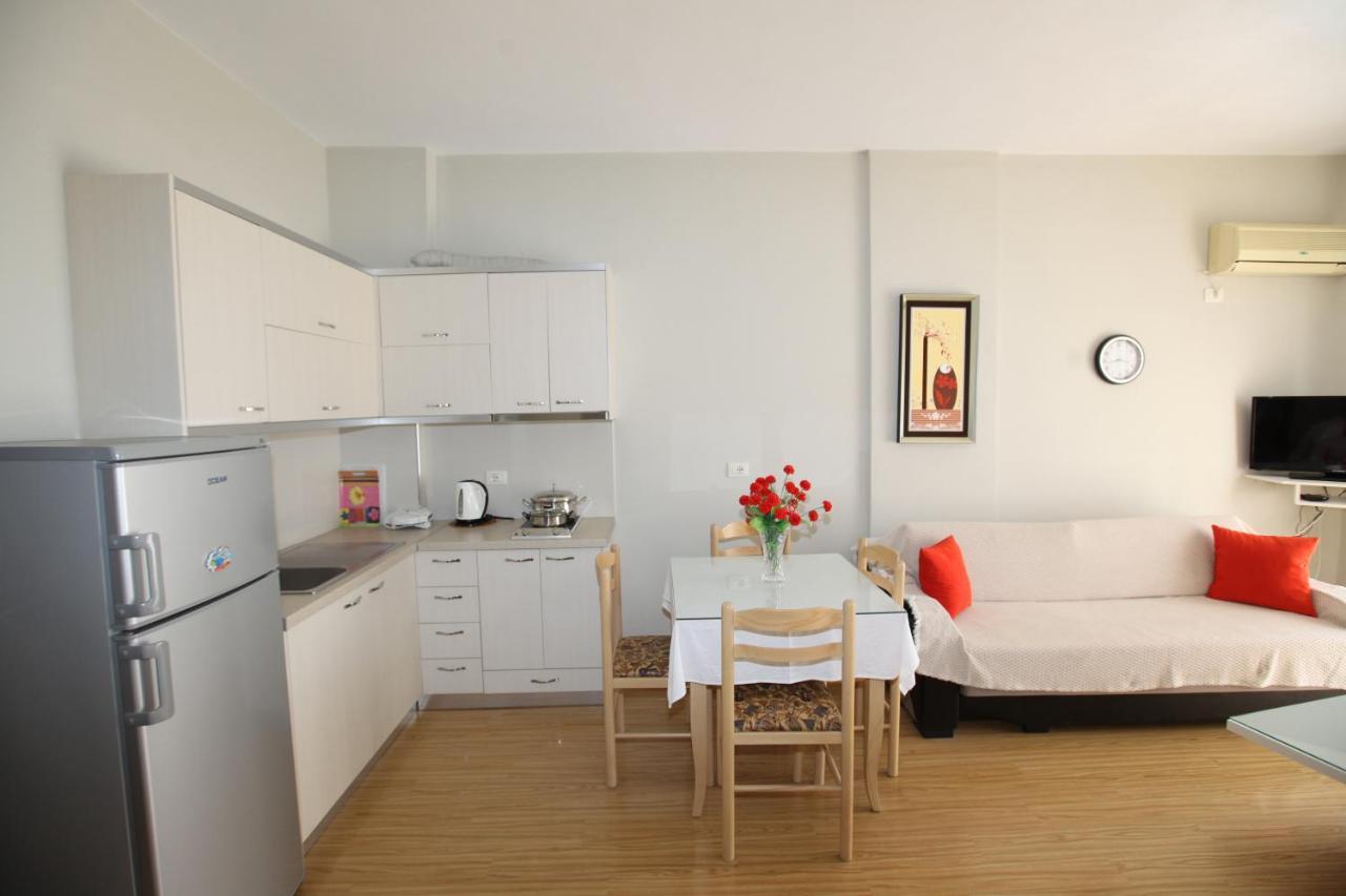 Teo Apartaments Sarandë 外观 照片