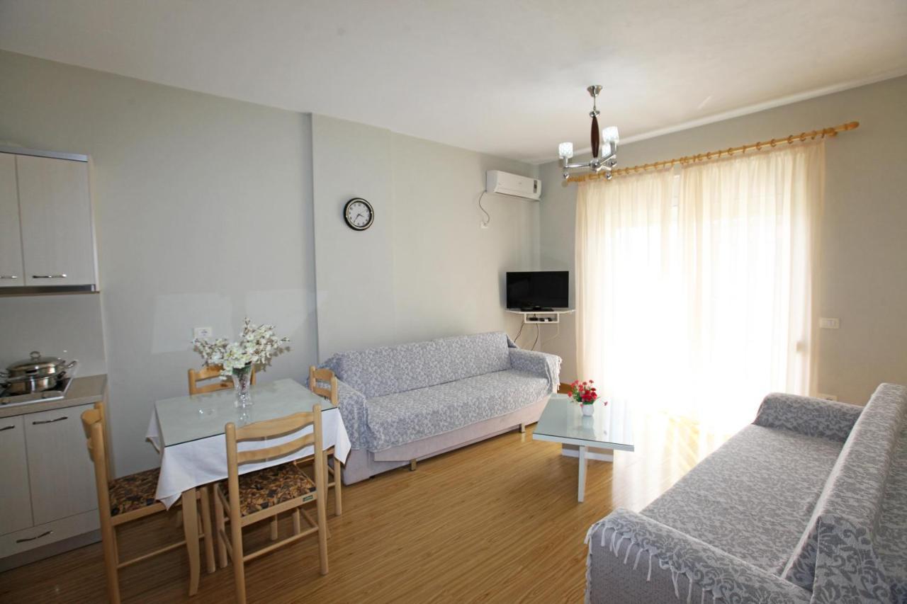 Teo Apartaments Sarandë 外观 照片