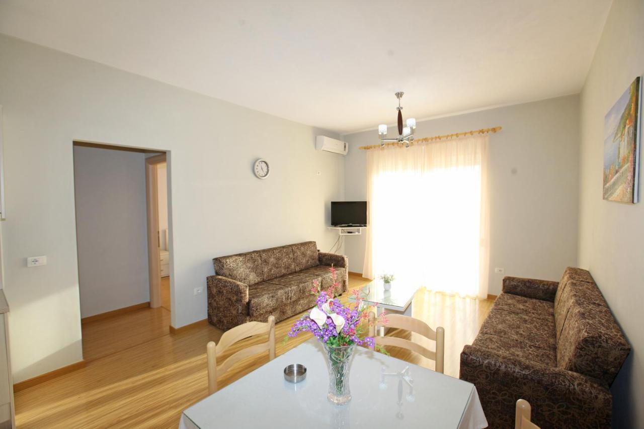 Teo Apartaments Sarandë 外观 照片