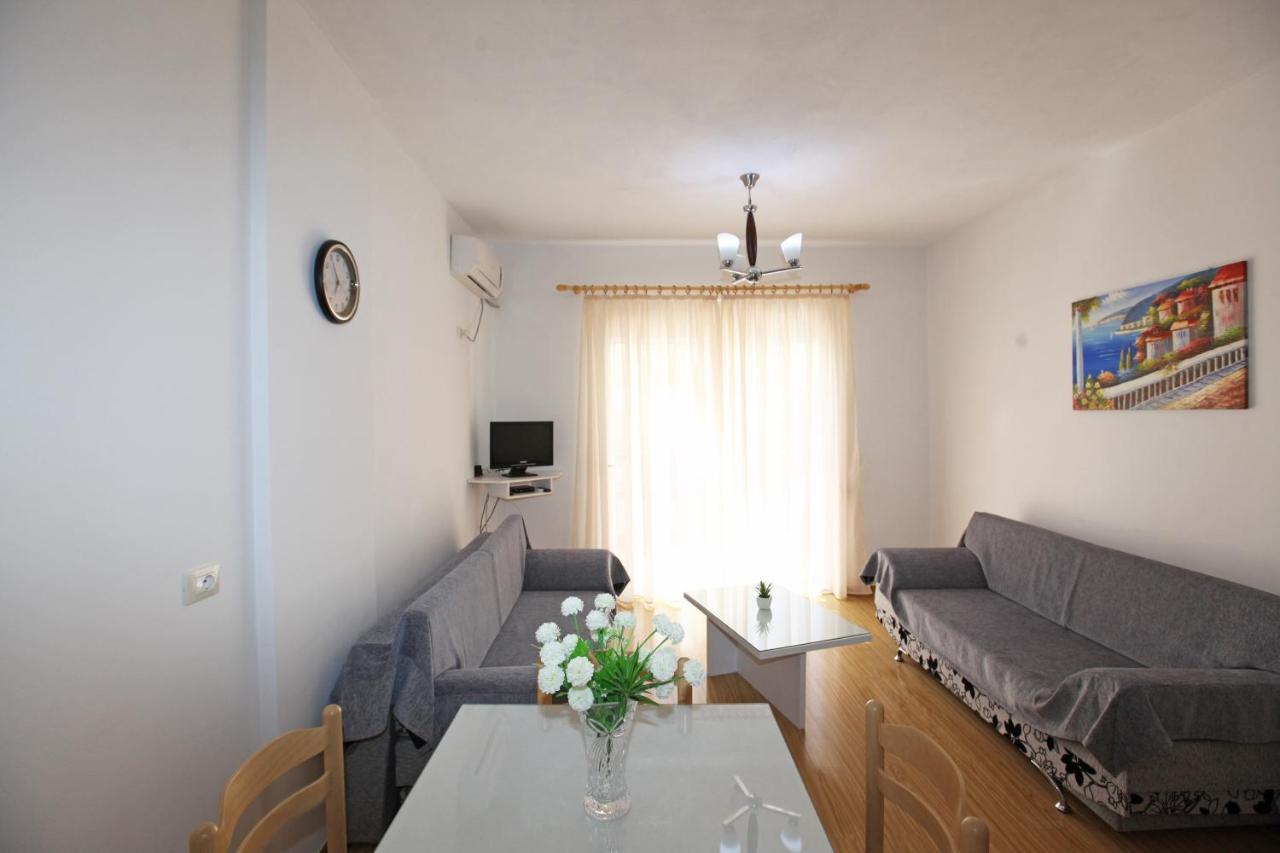 Teo Apartaments Sarandë 外观 照片