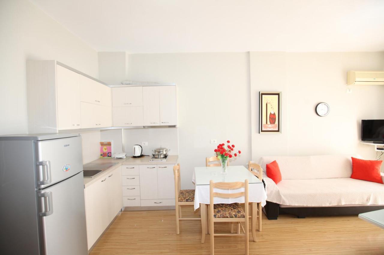 Teo Apartaments Sarandë 外观 照片
